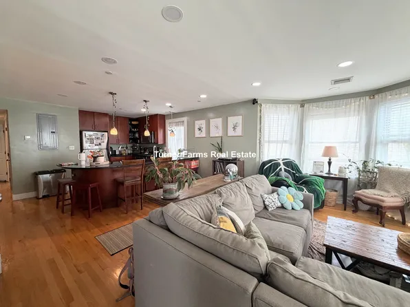 31 Humphreys St #3, Dorchester, MA 02125