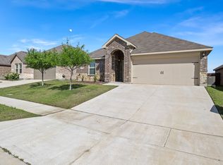 1206 Grand View Dr, Ennis, TX 75119
