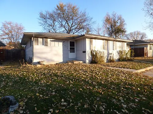1083 Winona Dr Photo 1
