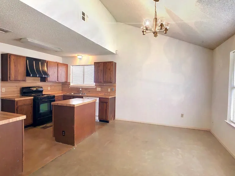 2816 Norfolk Dr — Photo 6