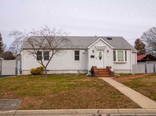 485 Campagnoli Ave, Copiague, NY 11726
