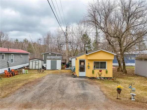 30 Needle Ct, Fredericton, NB E3A 6R7