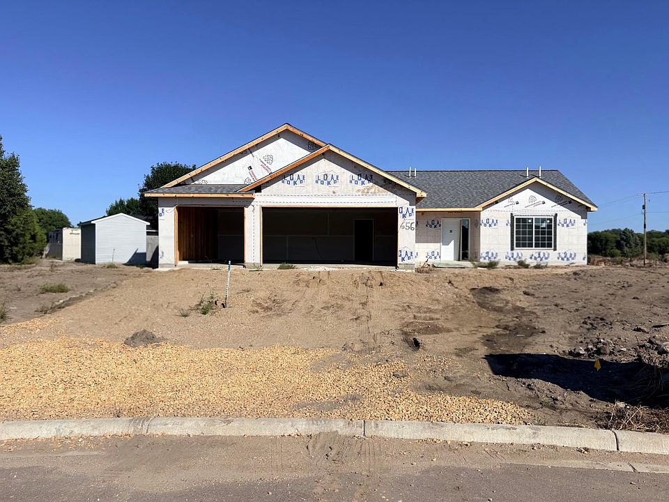 1st image of 656 Daisy Ct