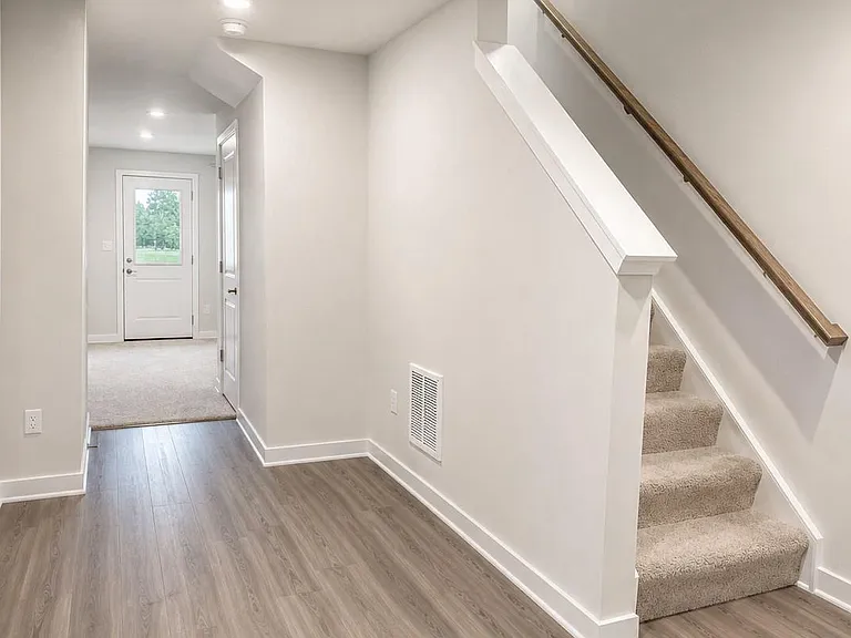 105 Boonee Ct — Photo 2