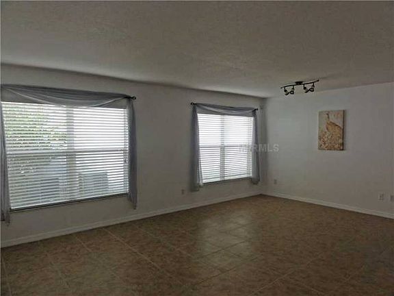 4th image of 1369 Maumee St