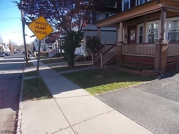 4th image of 104 Riggs Pl