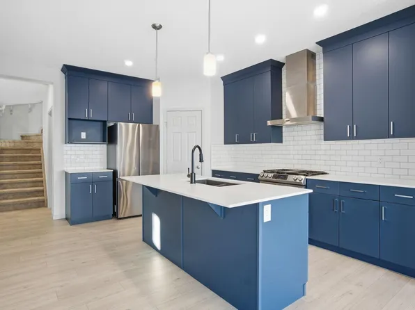 2423 194th St NW, Edmonton, AB T6M 1P5