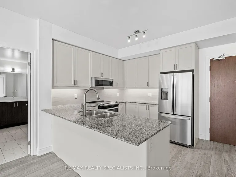 1050 Main St E #718 — Photo 2
