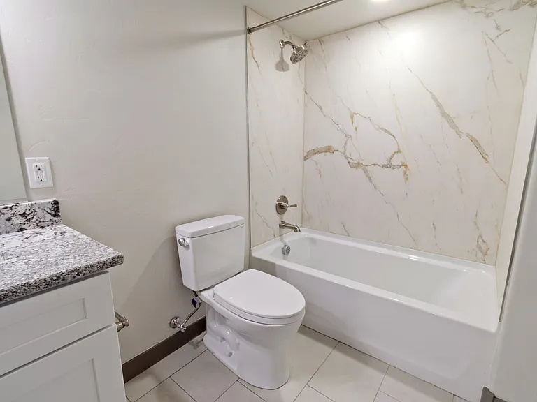 1720 E Edison St — Photo 22