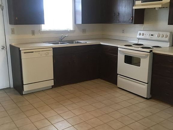 4th image of 118 N Florene St