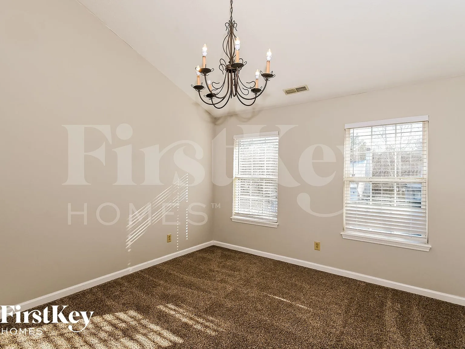 4 bed, 2.5 bath, 2020 sqft, $2,210 — Photo 3