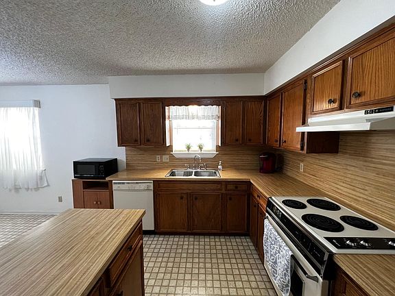 4th image of 240 S Reed Cir