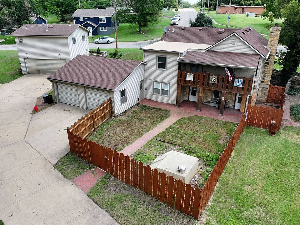1st image of 304 Blake St