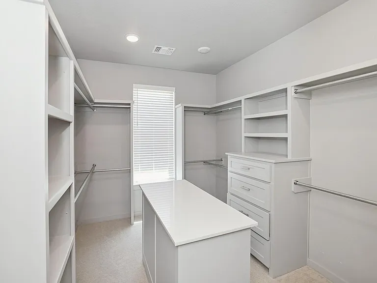 9240 Highland Springs Dr — Photo 16