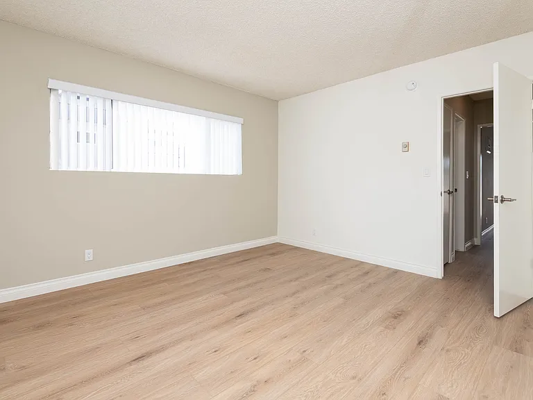 1621 Federal Ave #10 — Photo 11