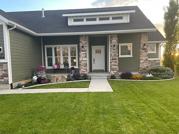 3rd image of 504 S Lake View Dr