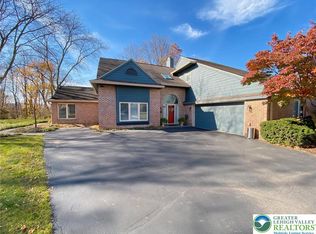 2980 Sheffield Dr, Emmaus, PA