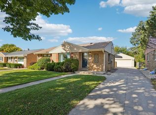7020 W Bennett AVENUE, Milwaukee, WI 53219