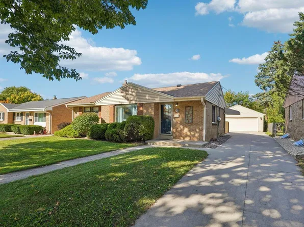 7020 W Bennett AVENUE, Milwaukee, WI 53219