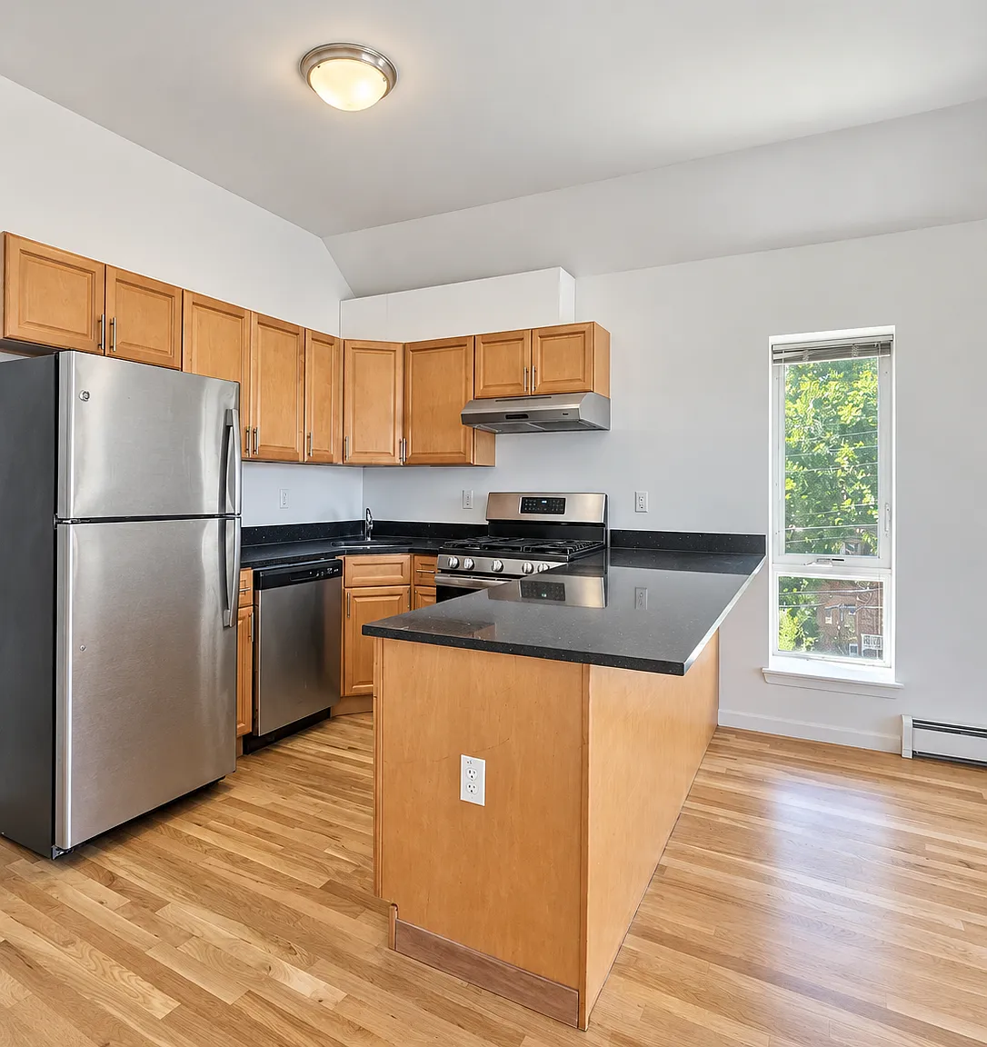 73-02 Ditmars Boulevard — Photo 3
