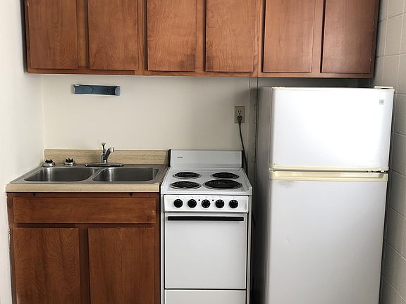 2nd image of 108 W Green St #108