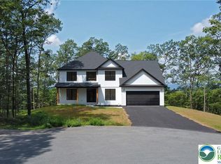 3631 Oak Ridge Dr, Slatington, PA 18080