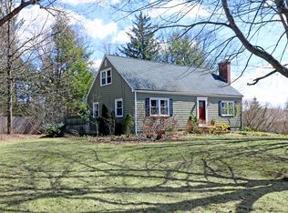 231 Mosier St, South Hadley, MA 01075
