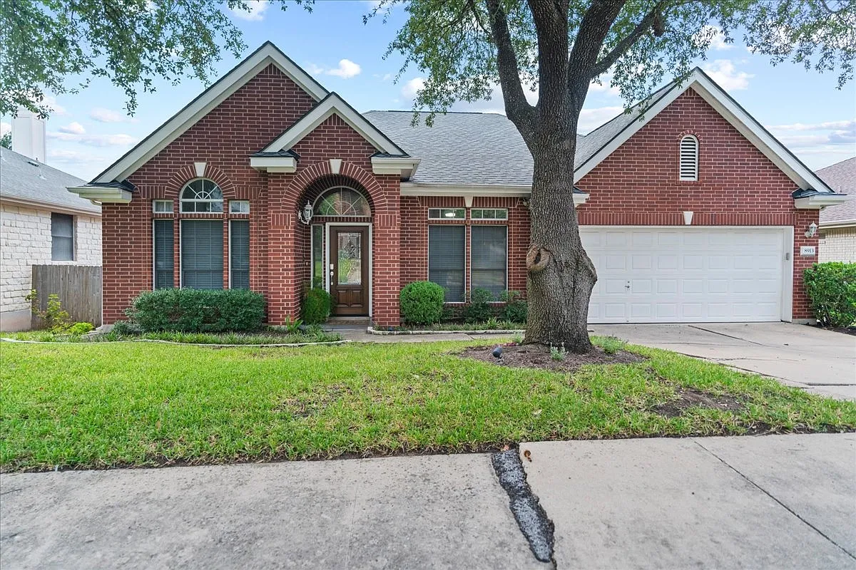 3 bed, 2223 sqft, $8,500 — Photo 1
