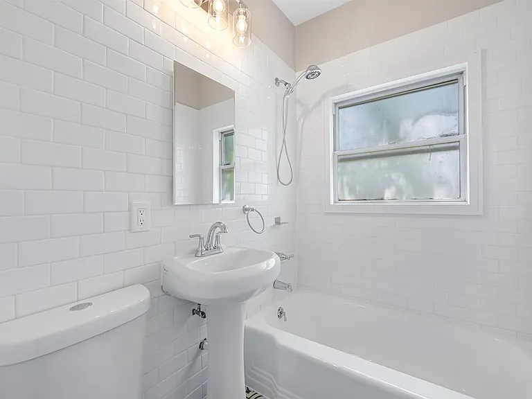 935 Boulevard E #2 — Photo 14
