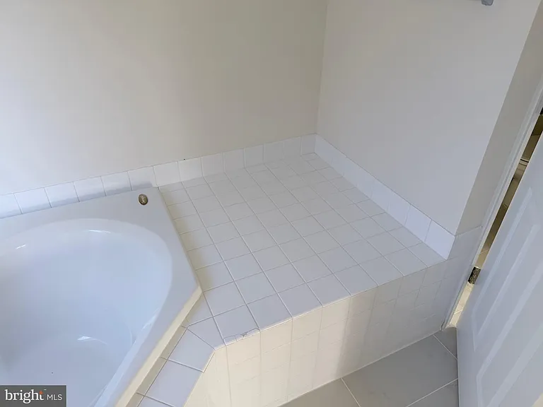 5970 Spout Spring Ct — Photo 17