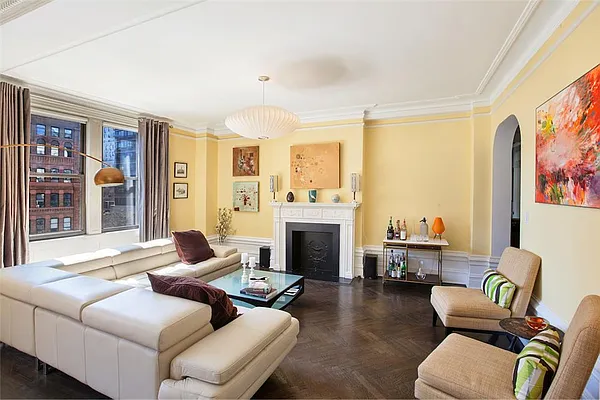 Sold by R New York | media 12