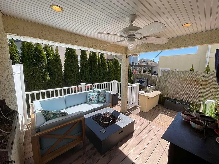 12 Seaside Ct — Photo 8