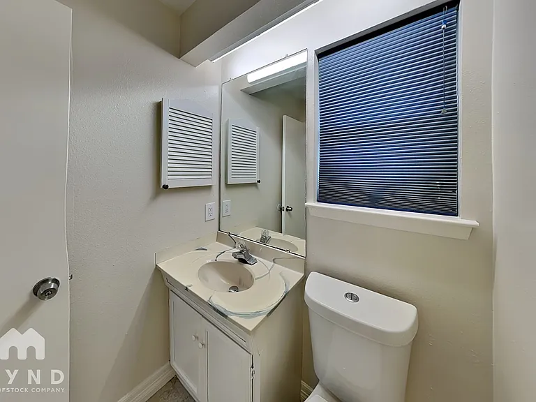 10503 Kirkdale Dr — Photo 8