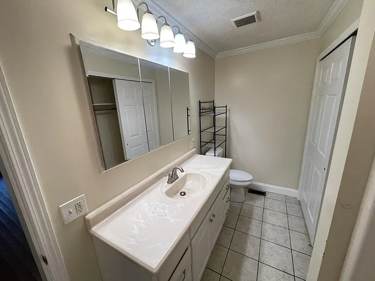 145 S Webb St — Photo 4