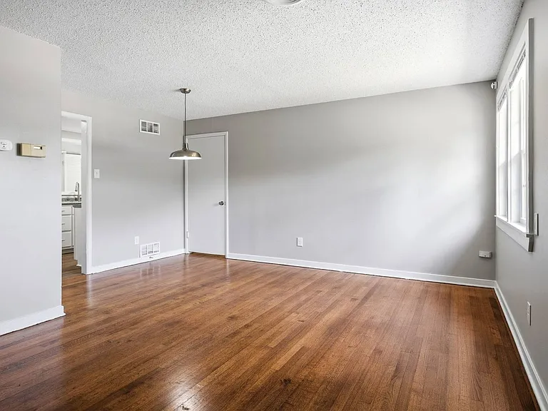 1262 S White Station Rd — Photo 5
