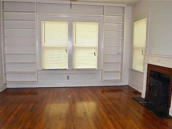 2nd image of 1009 Park Dr