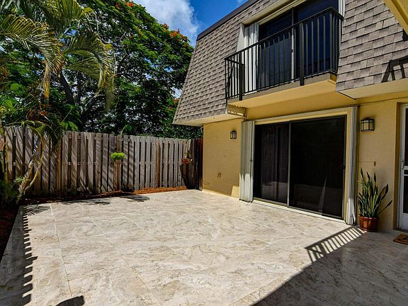 4th image of 2885 SW 22nd Cir #50A