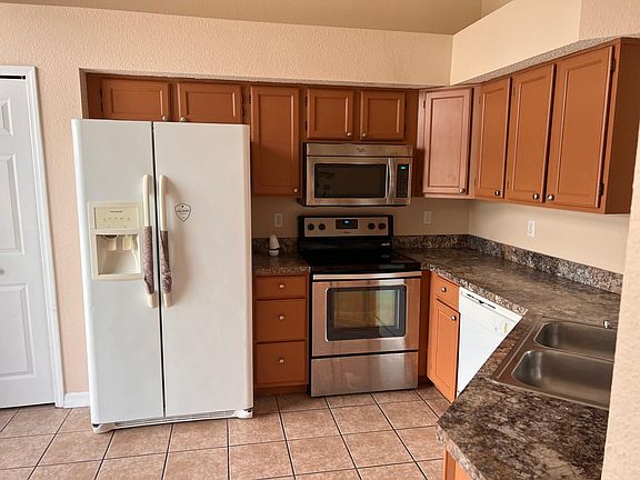 3rd image of 3017 Bransbury Ct