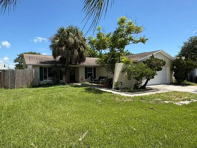 3 bed, 1401 sqft, $2,599 — Photo 2