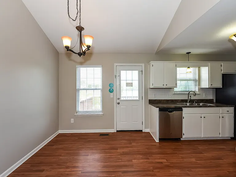 534 Summit Way — Photo 5