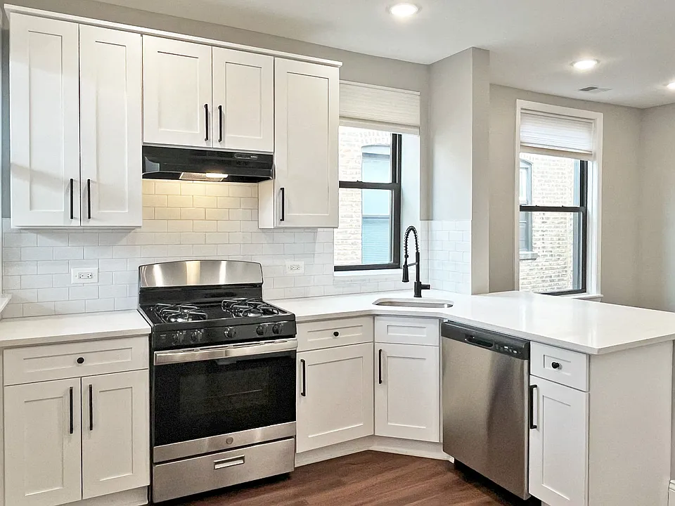 201-209 N. Grove Ave.