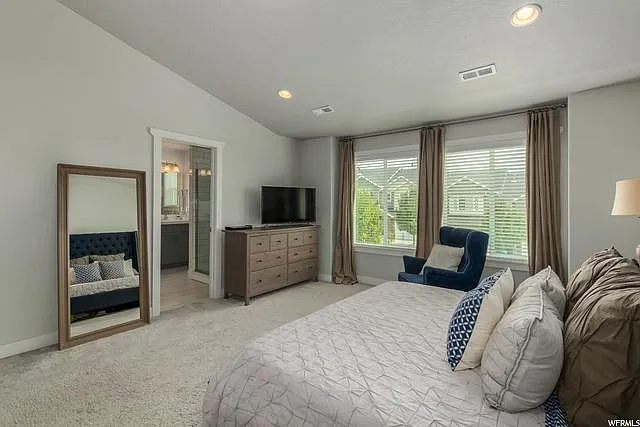 4145 N Cresthaven Ln — Photo 4