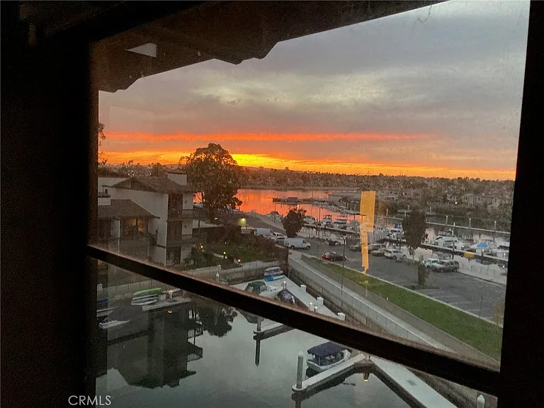5327 Marina Pacifica Dr #KEY19 — Photo 44