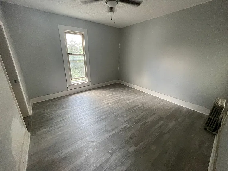 Apartments On Broadway I — Photo 5