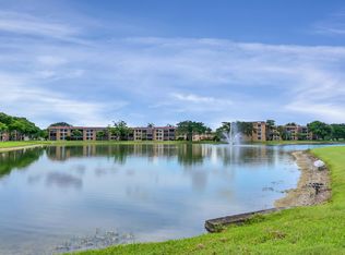 6610 Coral Lake Dr #110, Pompano Beach, FL 33063