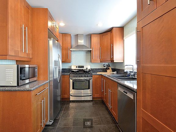 5th image of 657 S Marengo Ave APT 1