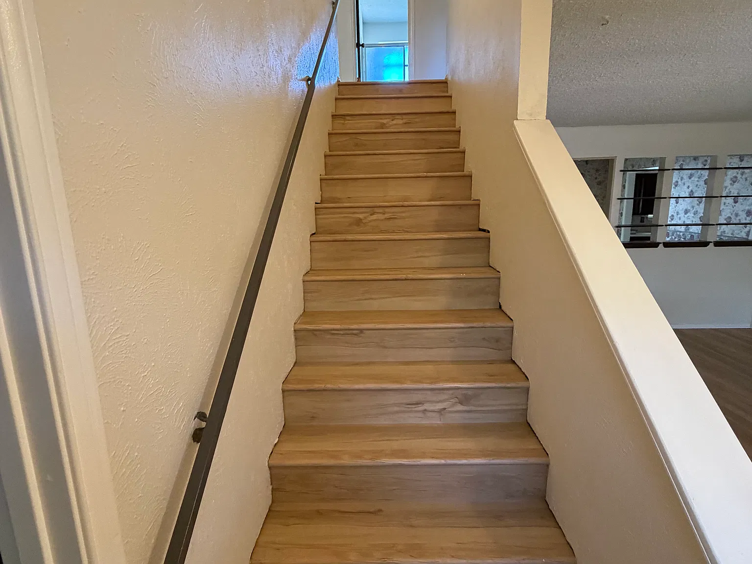 6 bed, 2239 sqft, $3,150 — Photo 4