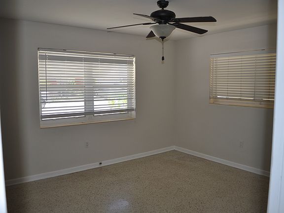 3rd image of 1619 N M St