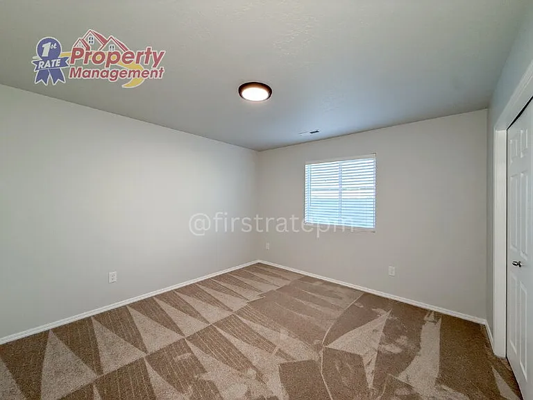 4918 Endicott Dr — Photo 7