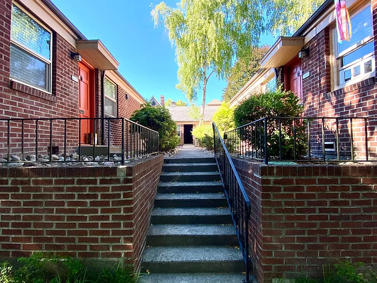 Lovely 1 Bed, 1 Bath at Irving Court Apartments — Photo 4